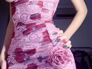 Selfie eines Mädchens mit superperfekten Brüsten