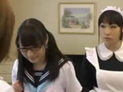 Japan Nerdy Schoolmädchen verführt lesbische Lehrerin